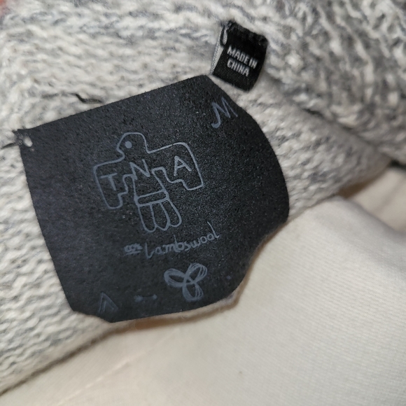 TNA Sweaters - TNA wool zip sweater